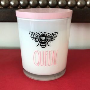 Rae Dunn, ‘Queen’ Currant Rose scented candle. NWT